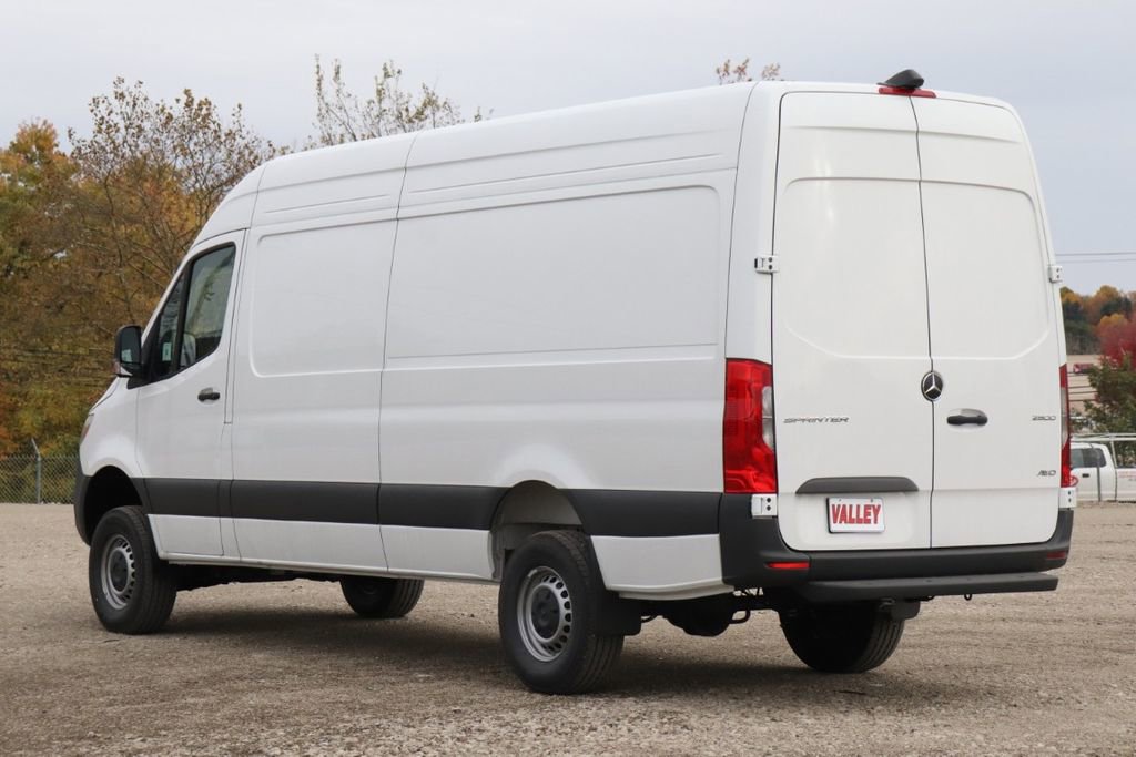 Used 2025 Mercedes-Benz Sprinter 2500 image 5