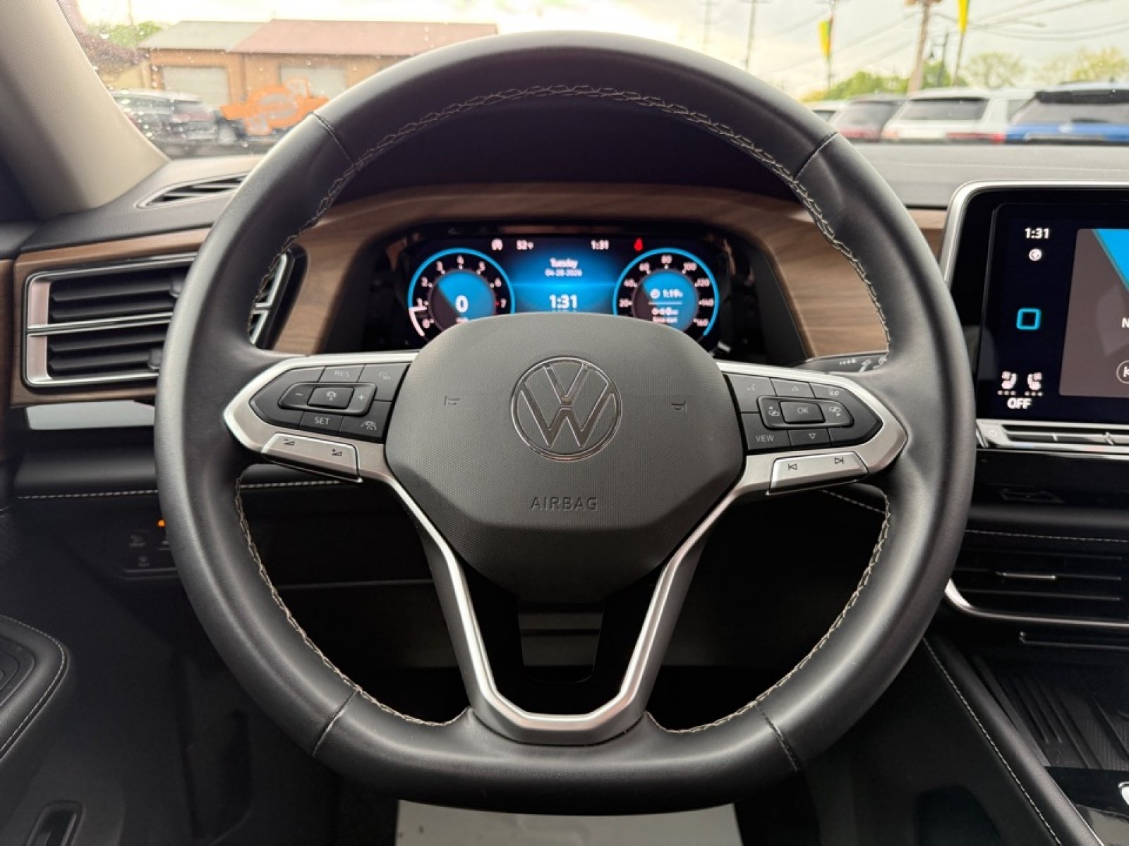 Used 2025 Volkswagen Atlas SE AWD/4WD image 28
