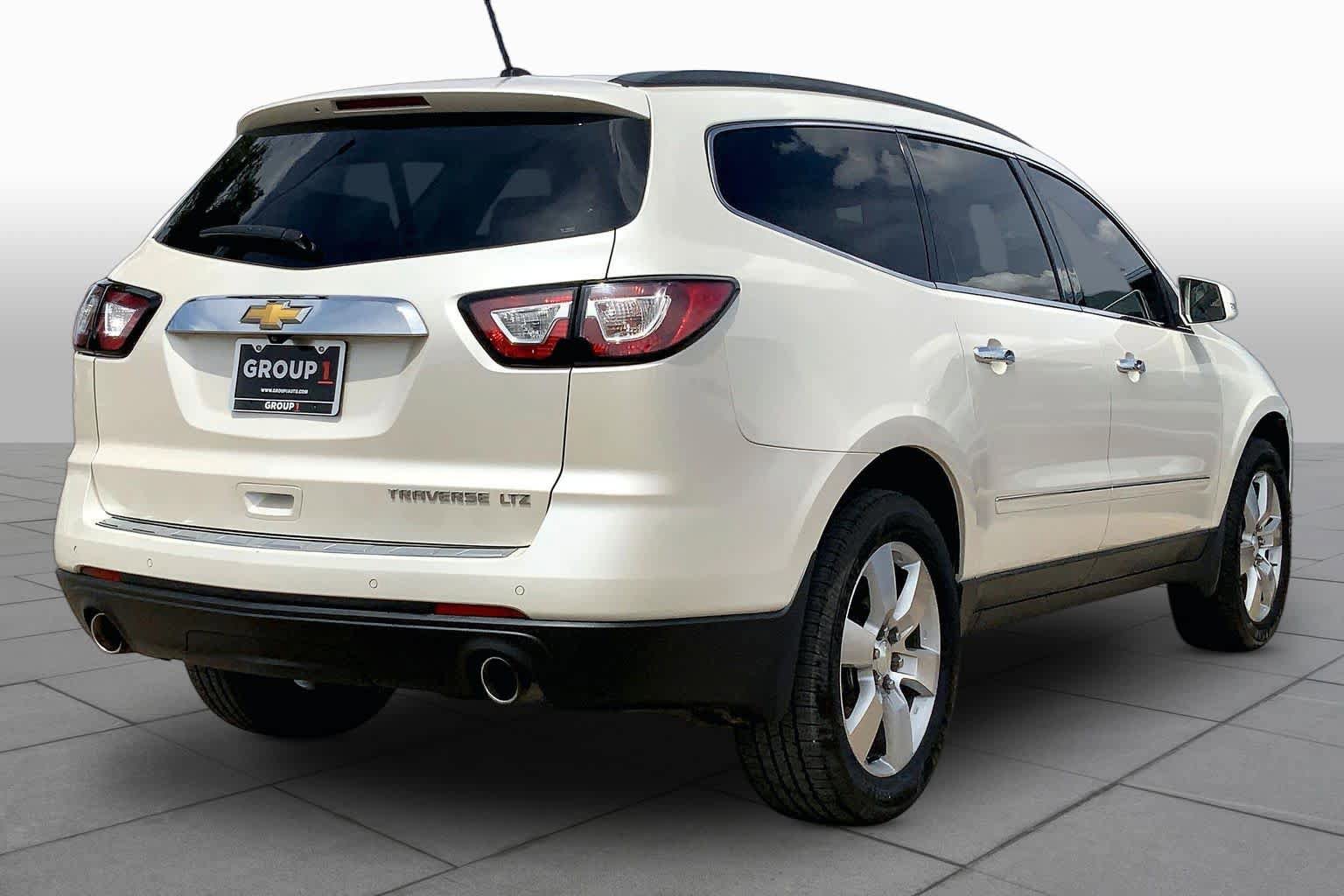 Used 2015 Chevrolet Traverse LTZ FWD image 13