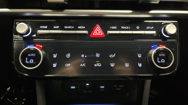 Used 2025 Hyundai Tucson Limited AWD/4WD image 19