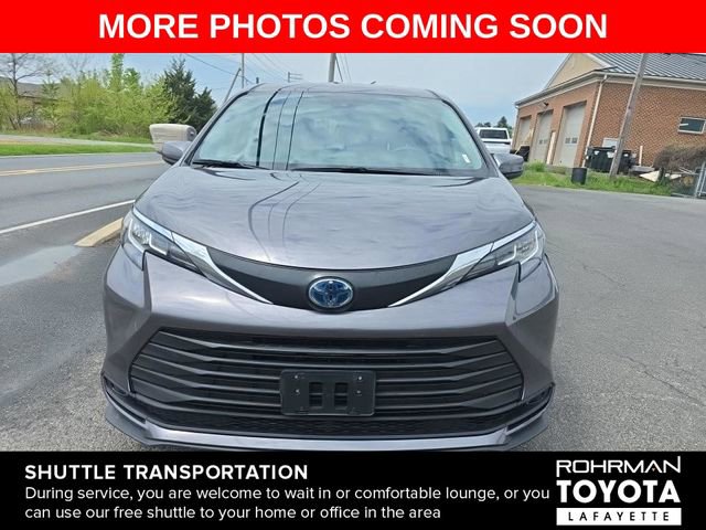 Used 2023 Toyota Sienna LE AWD/4WD image 6