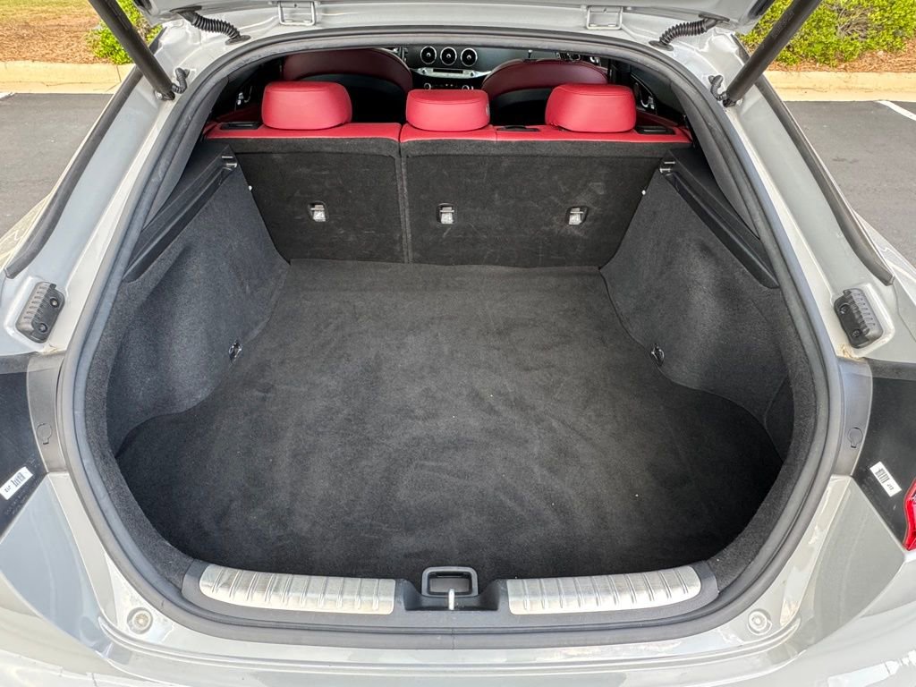 Used 2018 Kia Stinger GT2 AWD/4WD image 10