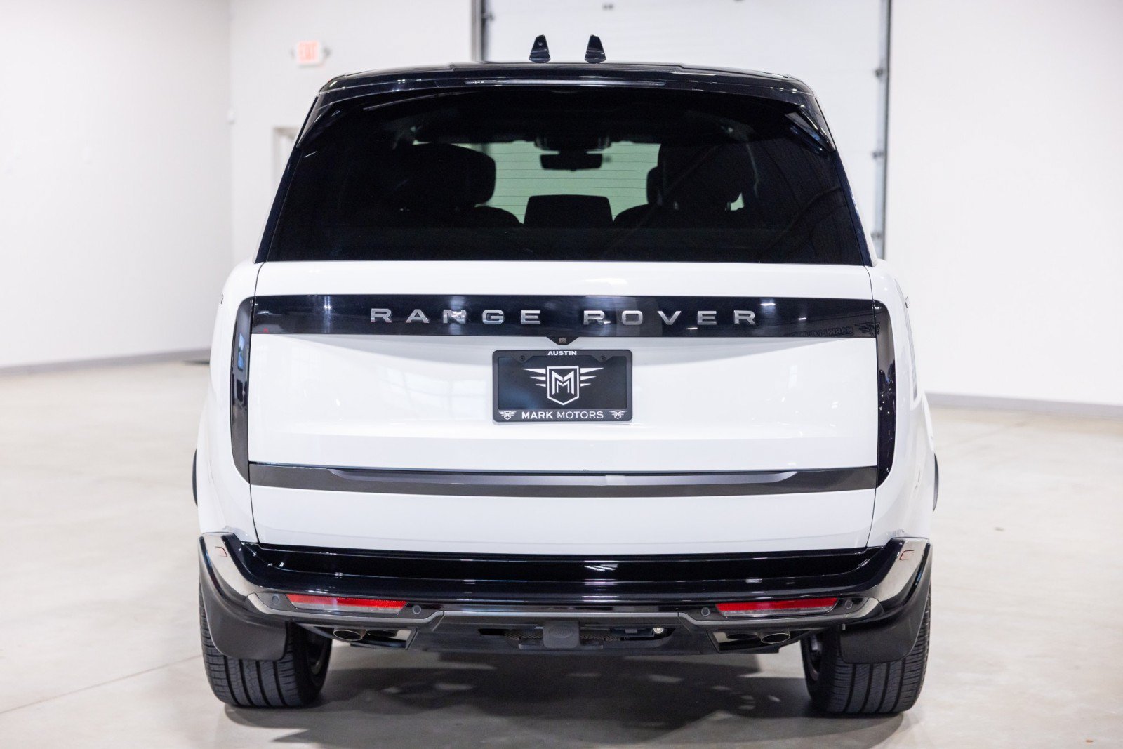 Used 2024 Land Rover Range Rover Long Wheelbase Autobiography AWD/4WD image 8