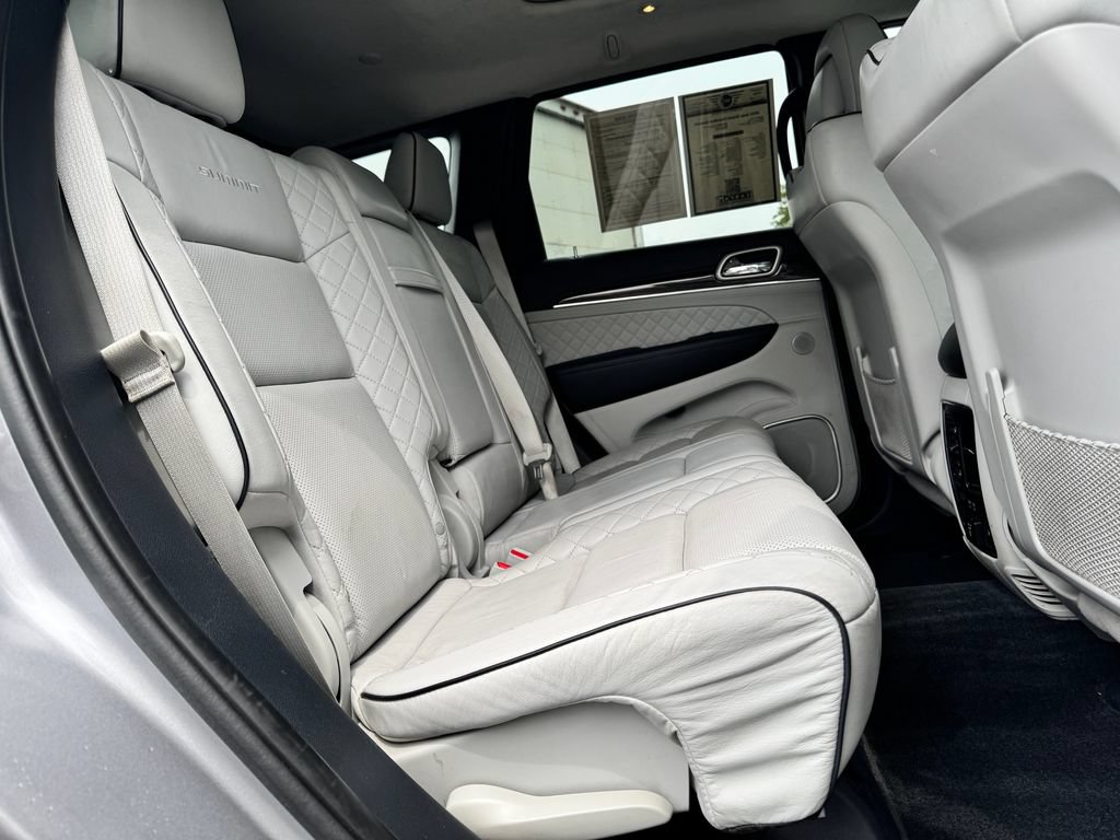 Used 2019 Jeep Grand Cherokee Summit AWD/4WD image 14