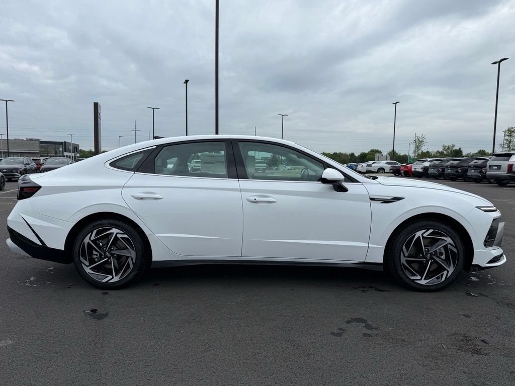 Certified 2026 Hyundai Sonata SEL FWD image 4
