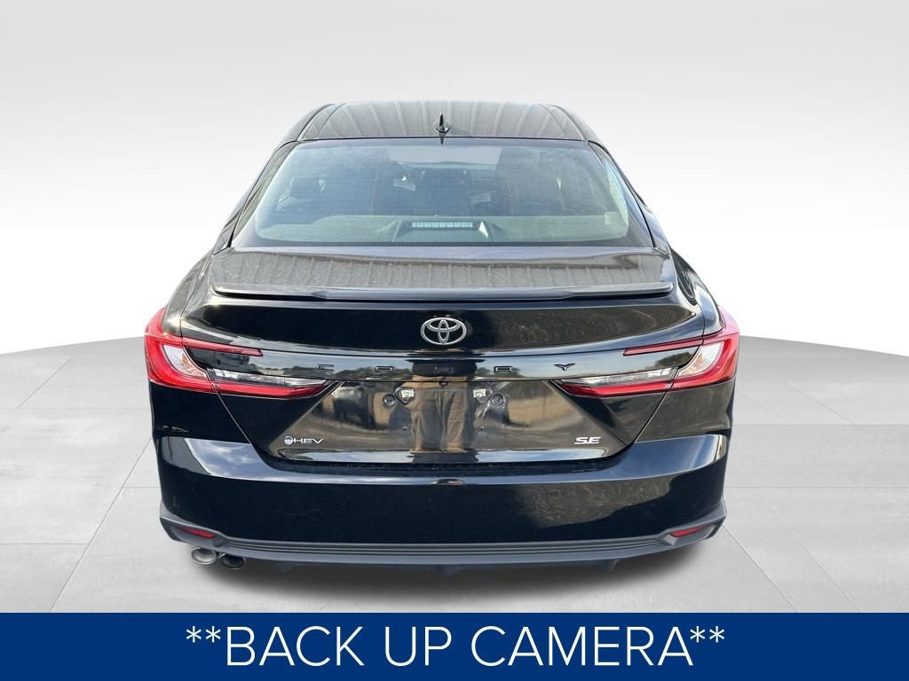 Used 2025 Toyota Camry SE image 6