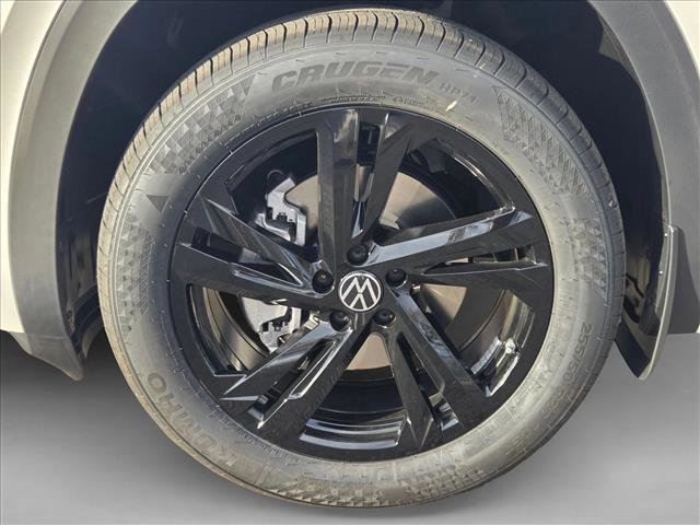 New 2026 Volkswagen Atlas Cross Sport SEL R-Line image 10