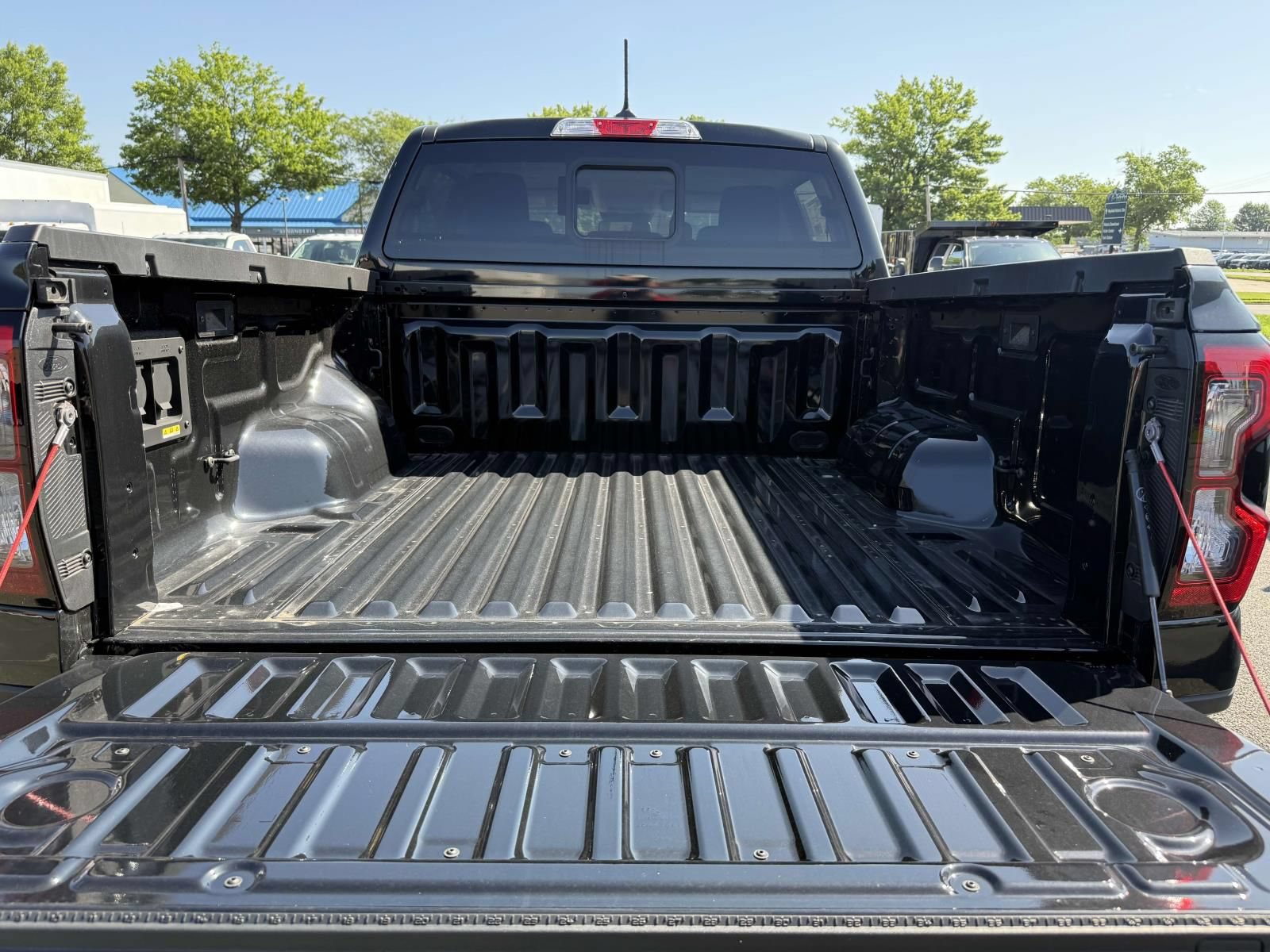 New 2024 Ford Ranger XLT w/ FX4 Off-Road Package AWD/4WD image 11