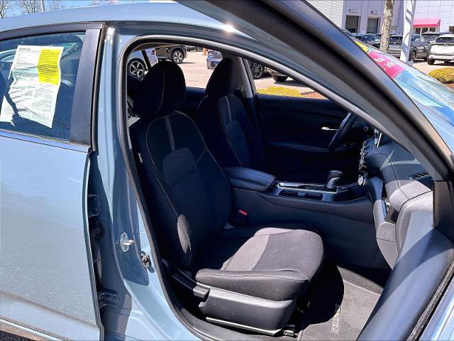 Certified 2024 Nissan Sentra SV FWD image 11