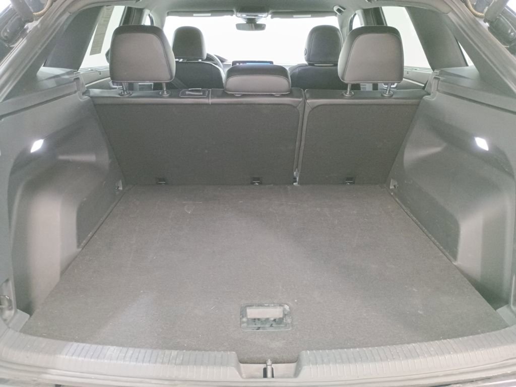 Used 2024 Volkswagen Atlas Cross Sport SE image 24