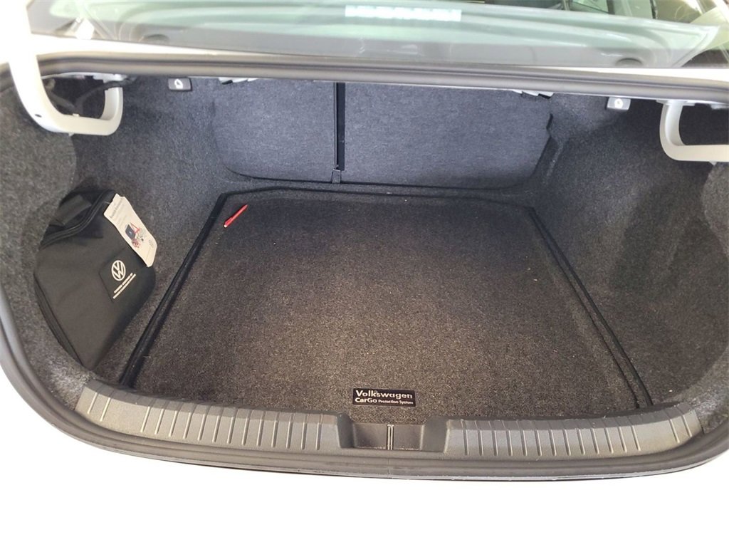 Used 2021 Volkswagen Jetta SEL Premium image 9