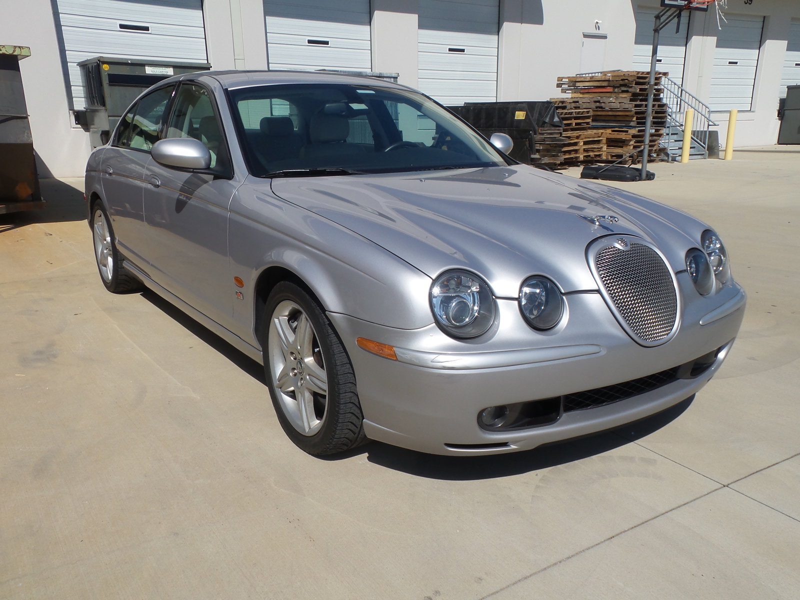 Used 2003 Jaguar S-TYPE R RWD image 7