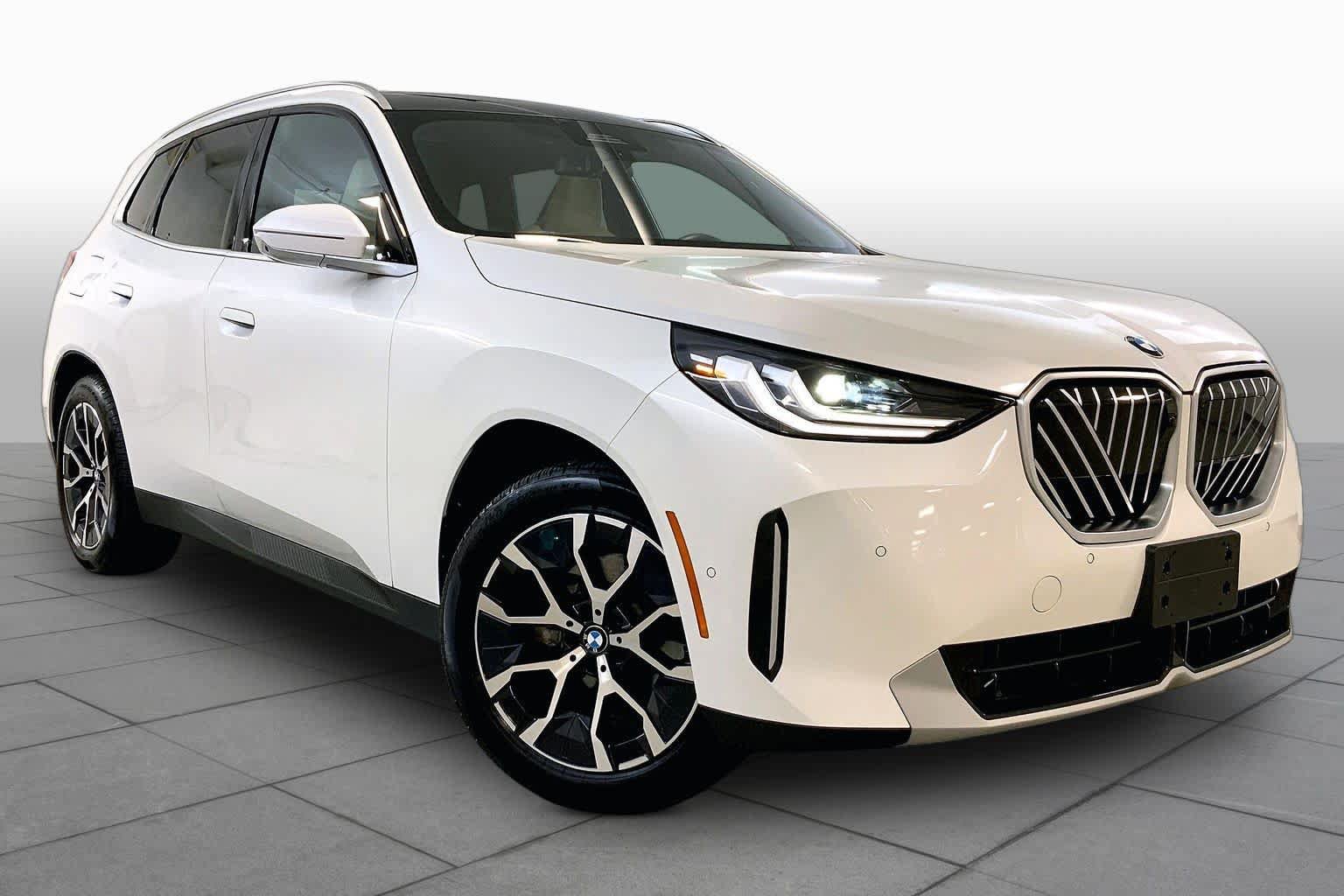 Used 2025 BMW X3 xDrive30i w/ Premium Package AWD/4WD image 2
