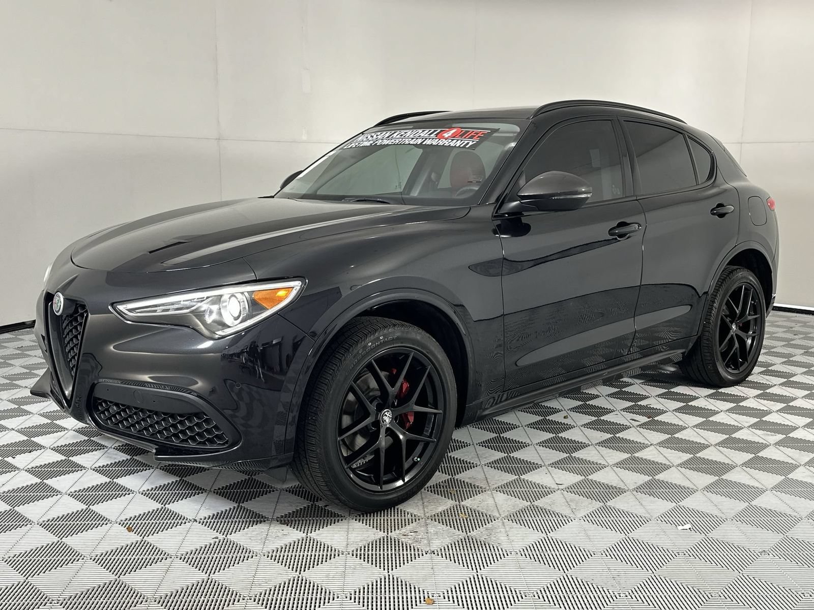 Used 2020 Alfa Romeo Stelvio Sport w/ Quick Order Package 22K Sport RWD image 4