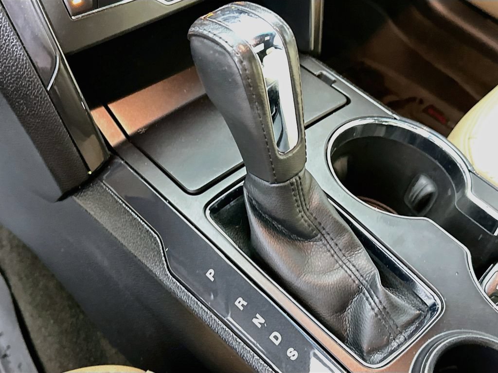 Used 2016 Ford Explorer XLT w/ Equipment Group 202A FWD image 22
