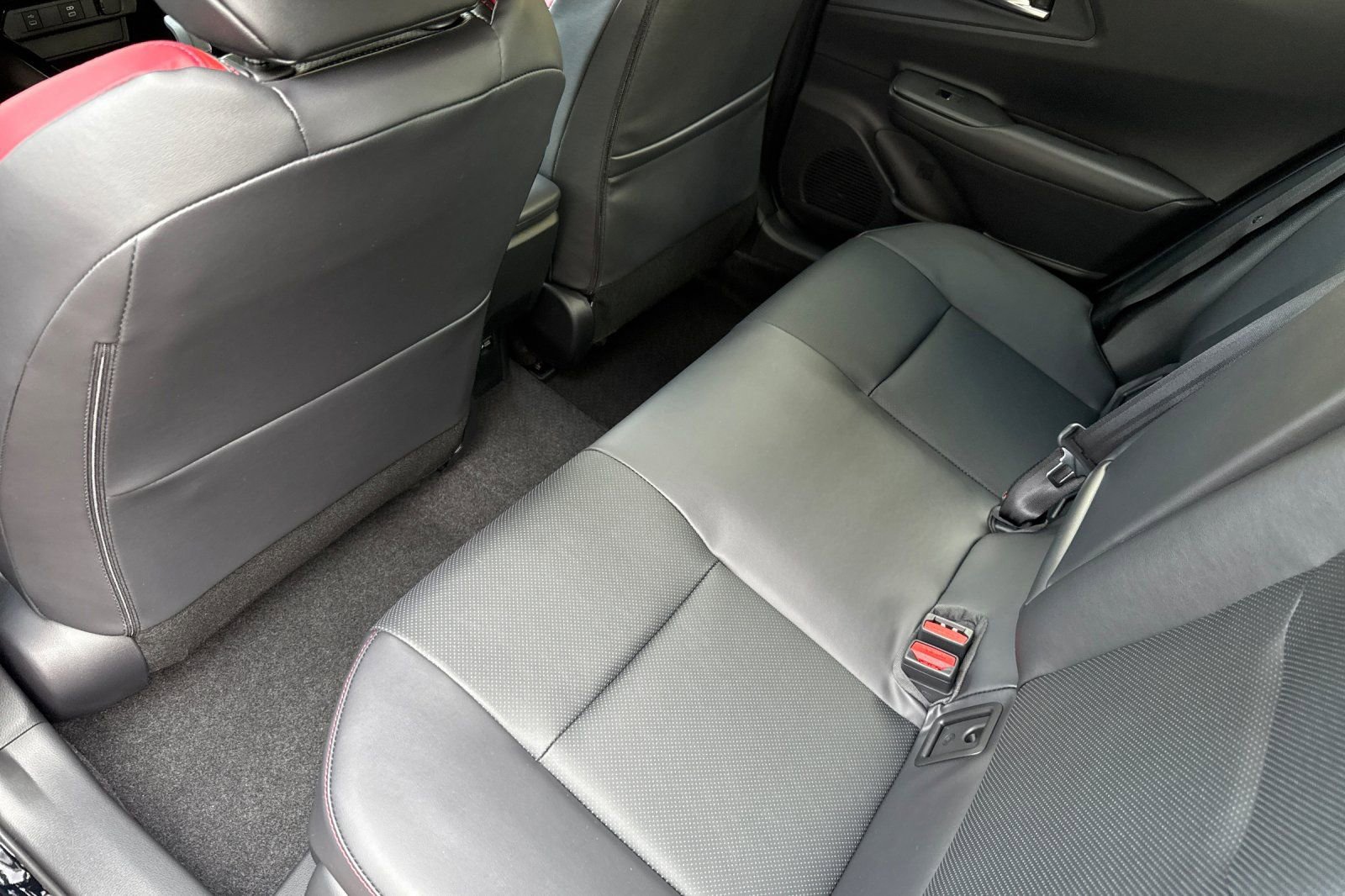 New 2026 Toyota Prius Plug-In Hybrid FWD image 13