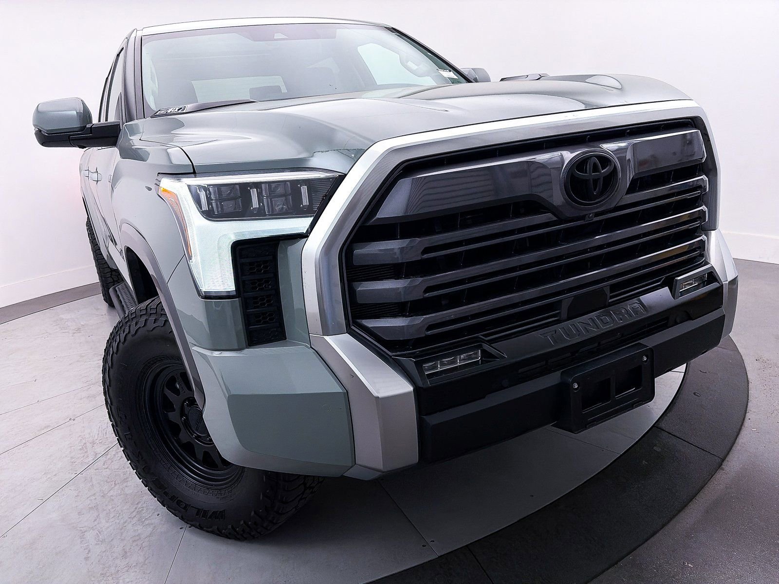 Used 2024 Toyota Tundra Limited image 5