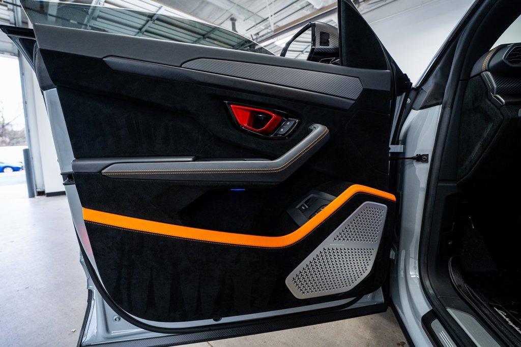 Used 2024 Lamborghini Urus Performante image 35