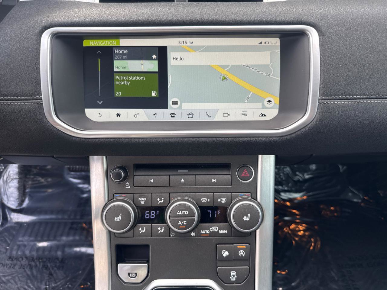 Used 2017 Land Rover Range Rover Evoque SE image 17