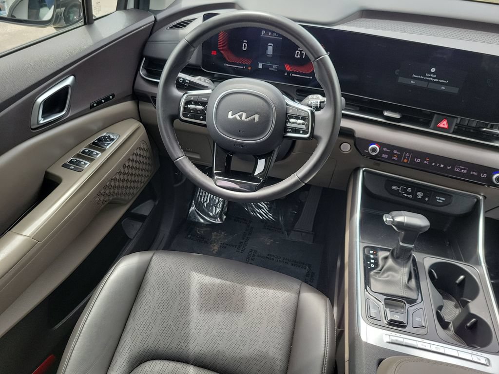 Certified 2025 Kia Carnival EX FWD image 26