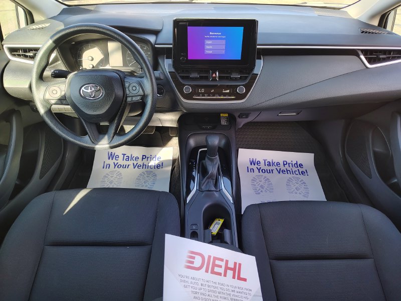 Used 2025 Toyota Corolla LE w/ LE Premium Package FWD image 24