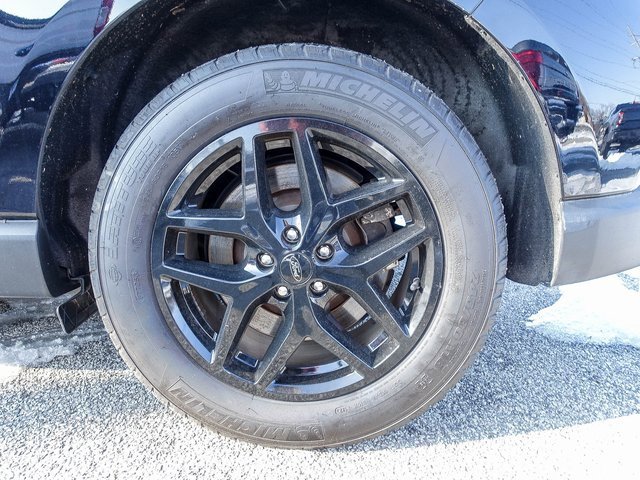 Used 2023 Ford Edge SEL w/ Convenience Package image 11