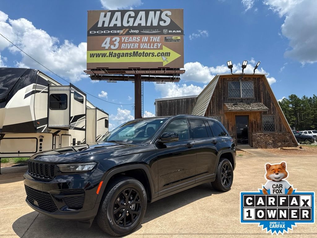 Certified 2024 Jeep Grand Cherokee Altitude AWD/4WD image 1