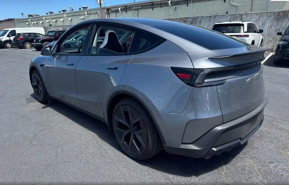 Used 2026 Tesla Model Y Performance image 7