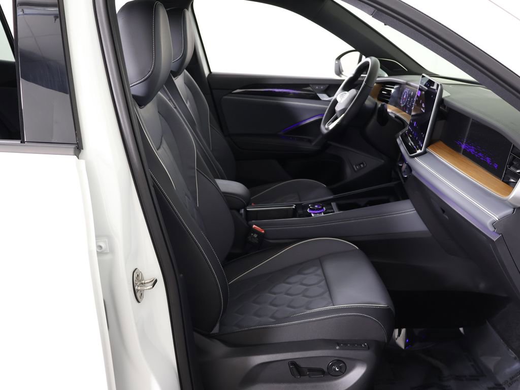Used 2026 Volkswagen Tiguan SEL R-Line AWD/4WD image 38