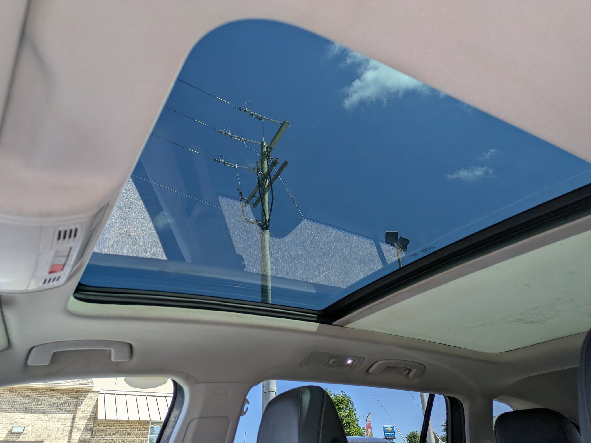 Used 2024 Volkswagen Tiguan SE w/ Panoramic Sunroof Package FWD image 20