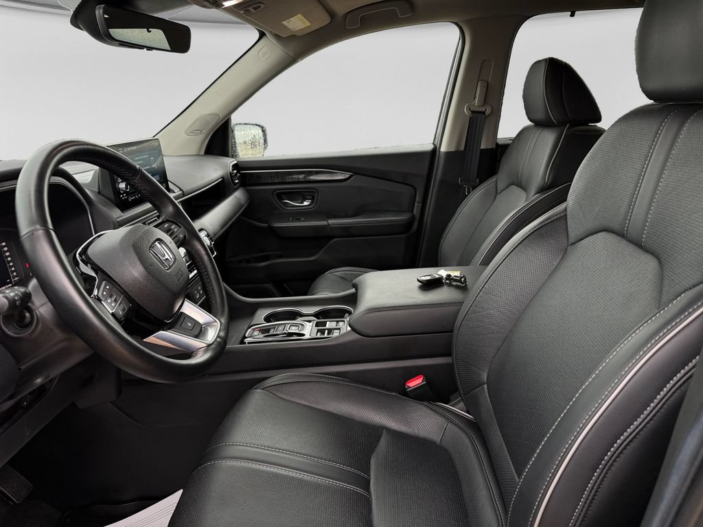 Used 2025 Honda Pilot Elite image 21