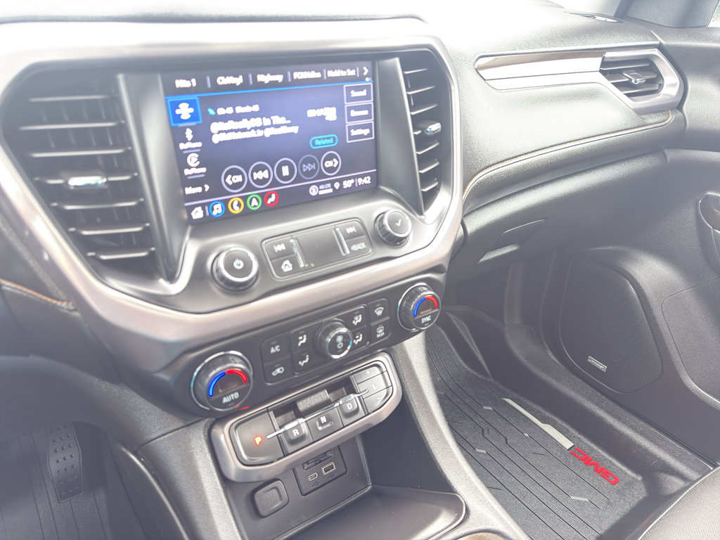 Used 2022 GMC Acadia AT4 w/ Technology Package AWD/4WD image 21