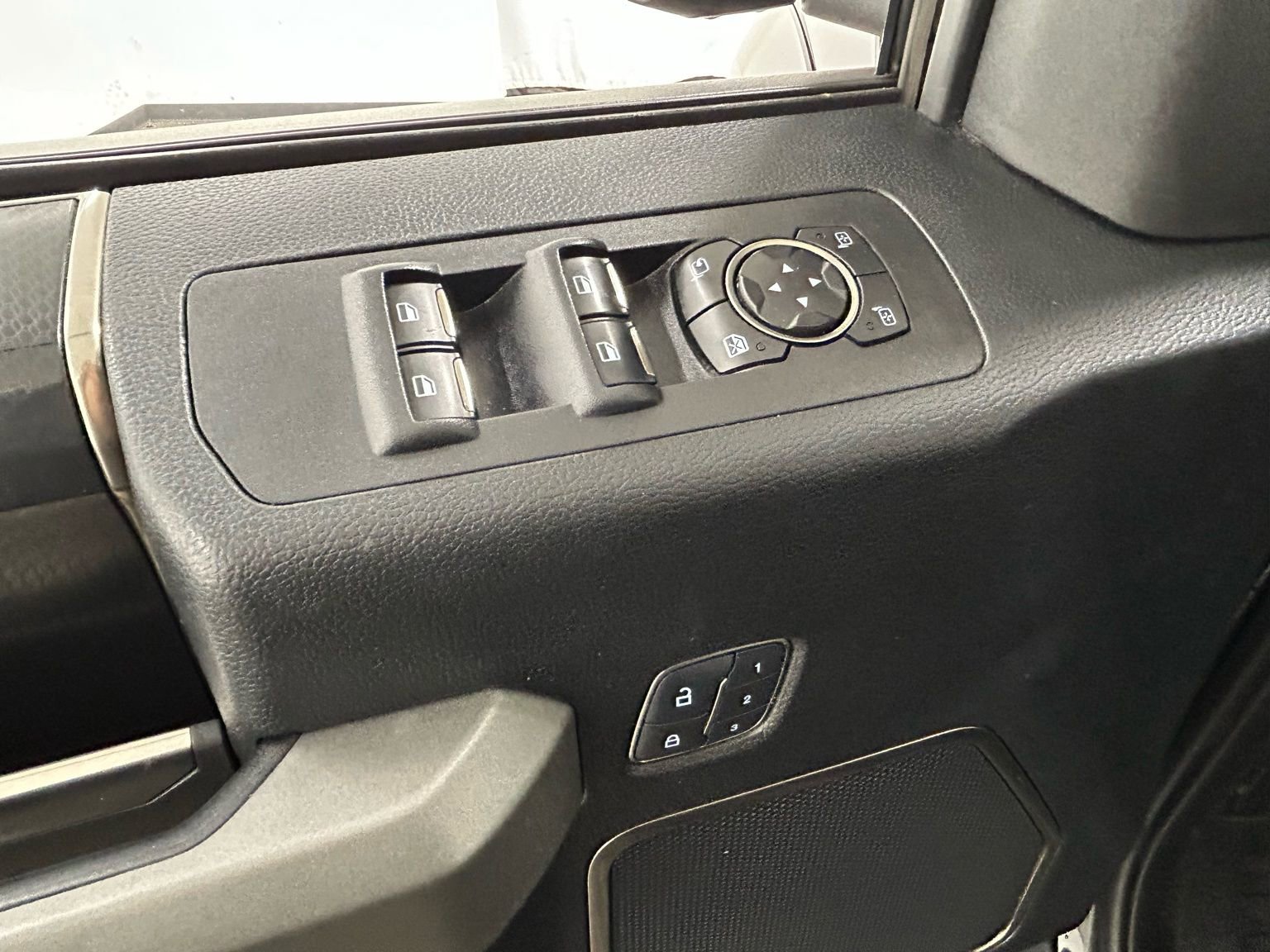 Used 2018 Ford F150 Raptor w/ Equipment Group 802A Luxury image 27