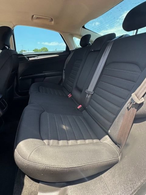 Used 2013 Ford Fusion SE FWD image 10
