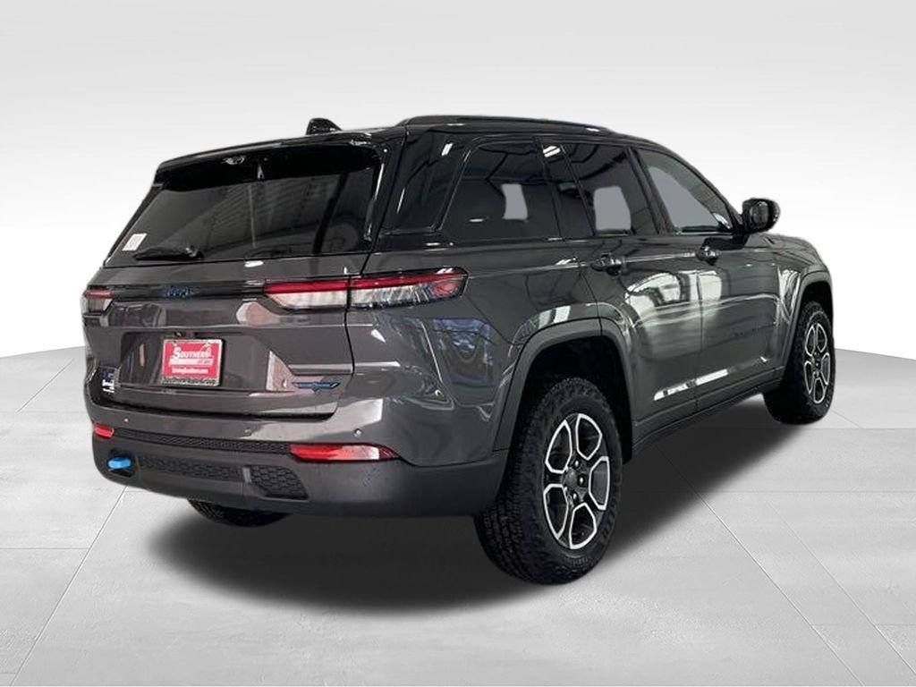 New 2024 Jeep Grand Cherokee Trailhawk w/ Advanced Protech Group II AWD/4WD image 5