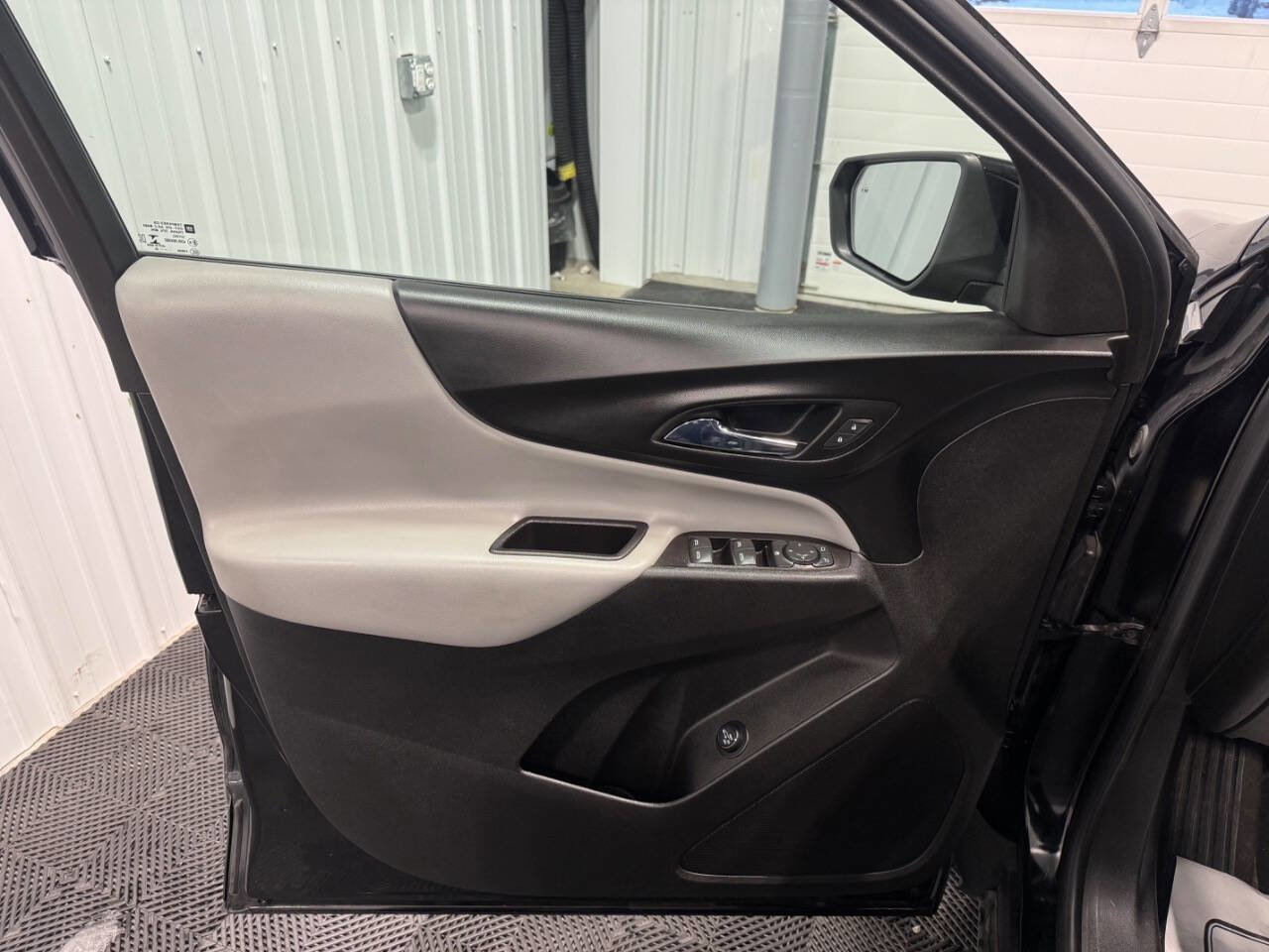 Used 2022 Chevrolet Equinox LT image 11
