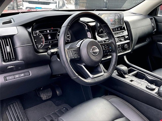 Used 2023 Nissan Pathfinder SL w/ Cargo Package image 14
