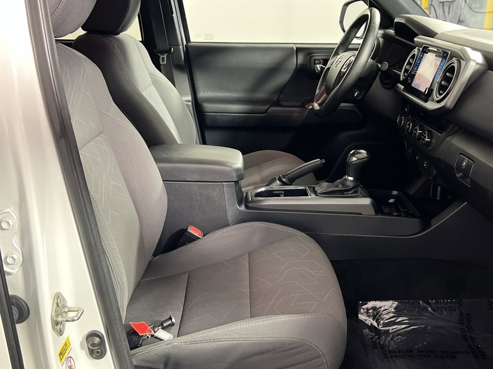 Used 2016 Toyota Tacoma TRD Sport w/ Towing Package image 27