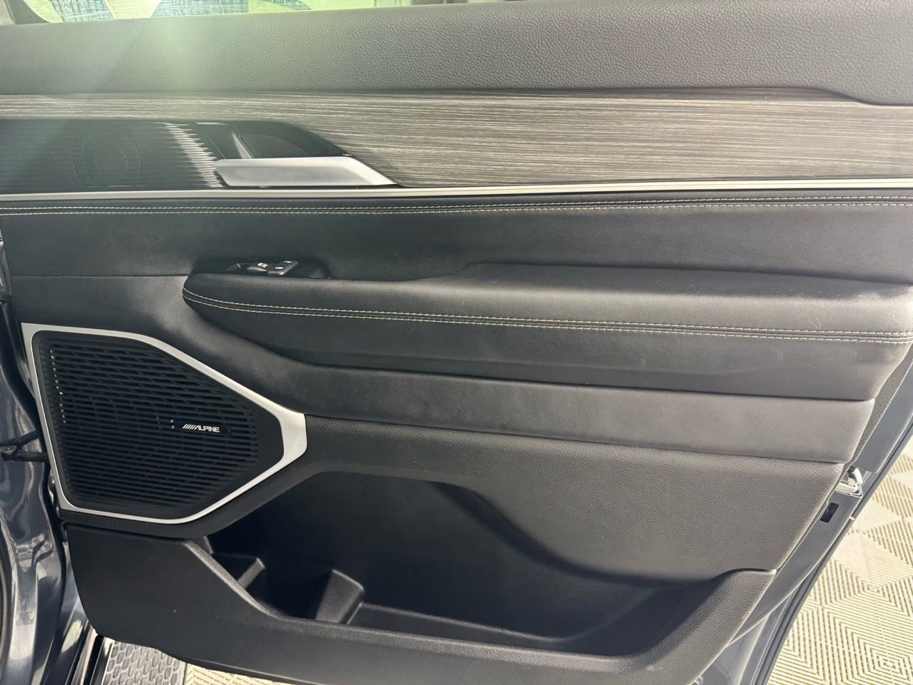 Used 2024 Jeep Wagoneer L Series II w/ Flexible Seating Group image 28