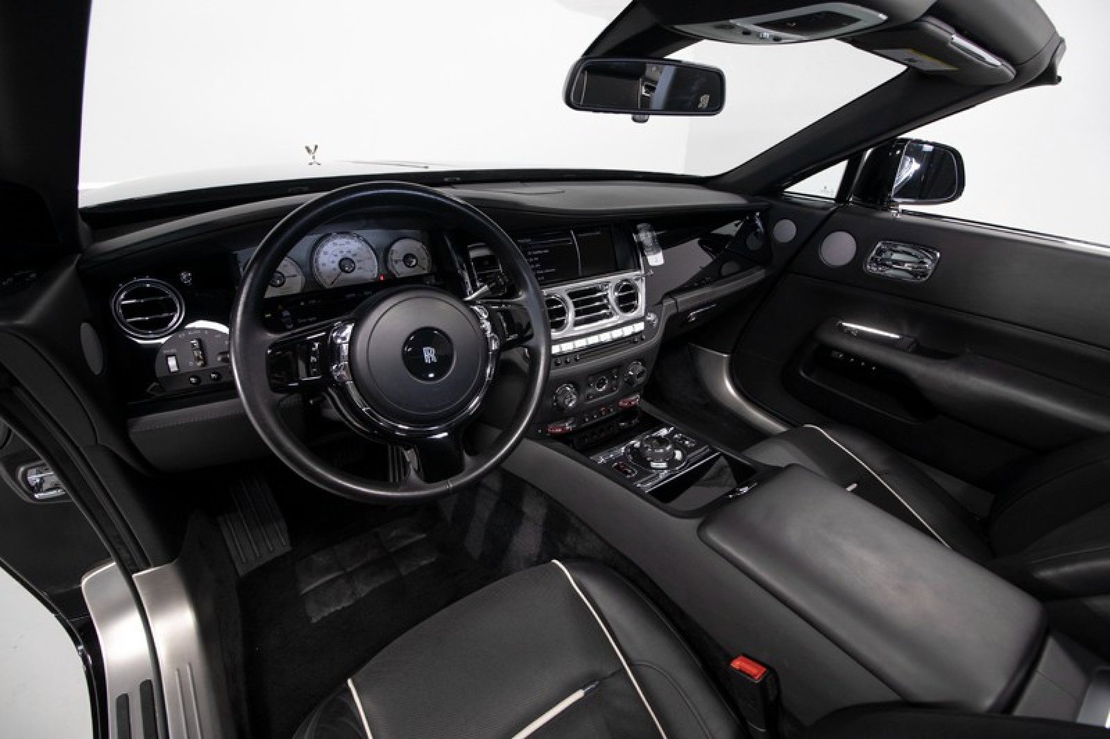 Used 2018 Rolls-Royce Dawn image 5