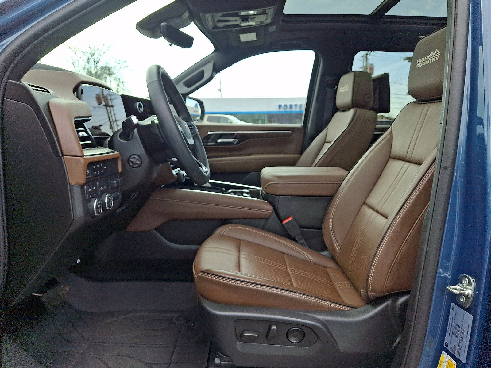 Used 2025 Chevrolet Suburban High Country image 15