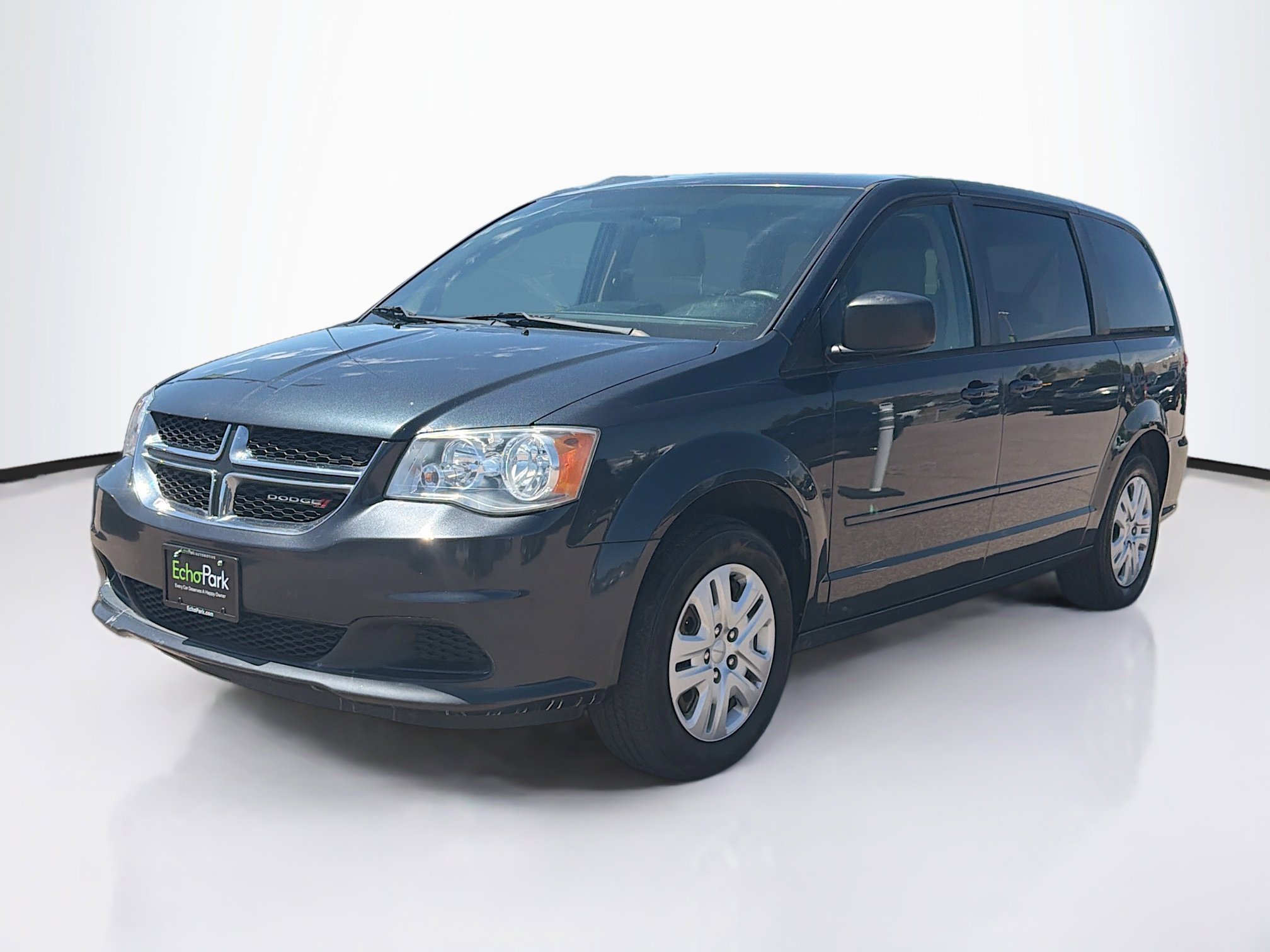 Used 2014 Dodge Grand Caravan SE w/ Quick Order Package 29E SE FWD image 3