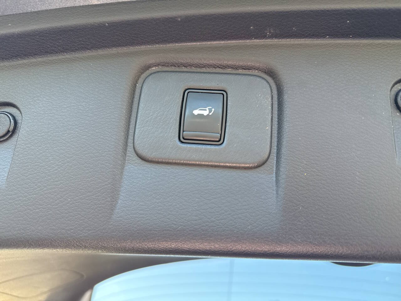 Used 2017 Nissan Murano SV AWD/4WD image 23