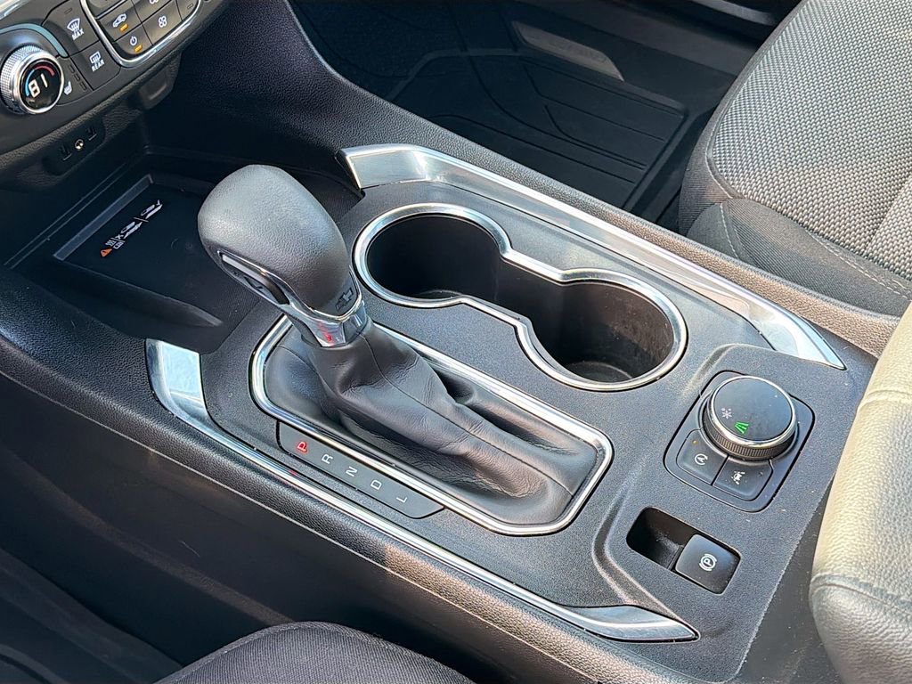 Used 2023 Chevrolet Traverse LT image 32