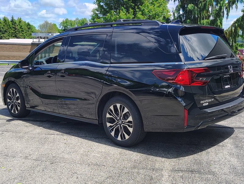 Used 2025 Honda Odyssey Elite image 9