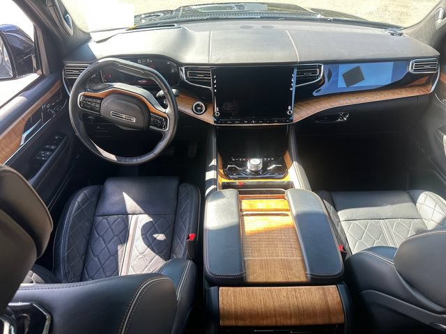 Used 2024 Jeep Grand Wagoneer Series III AWD/4WD image 20