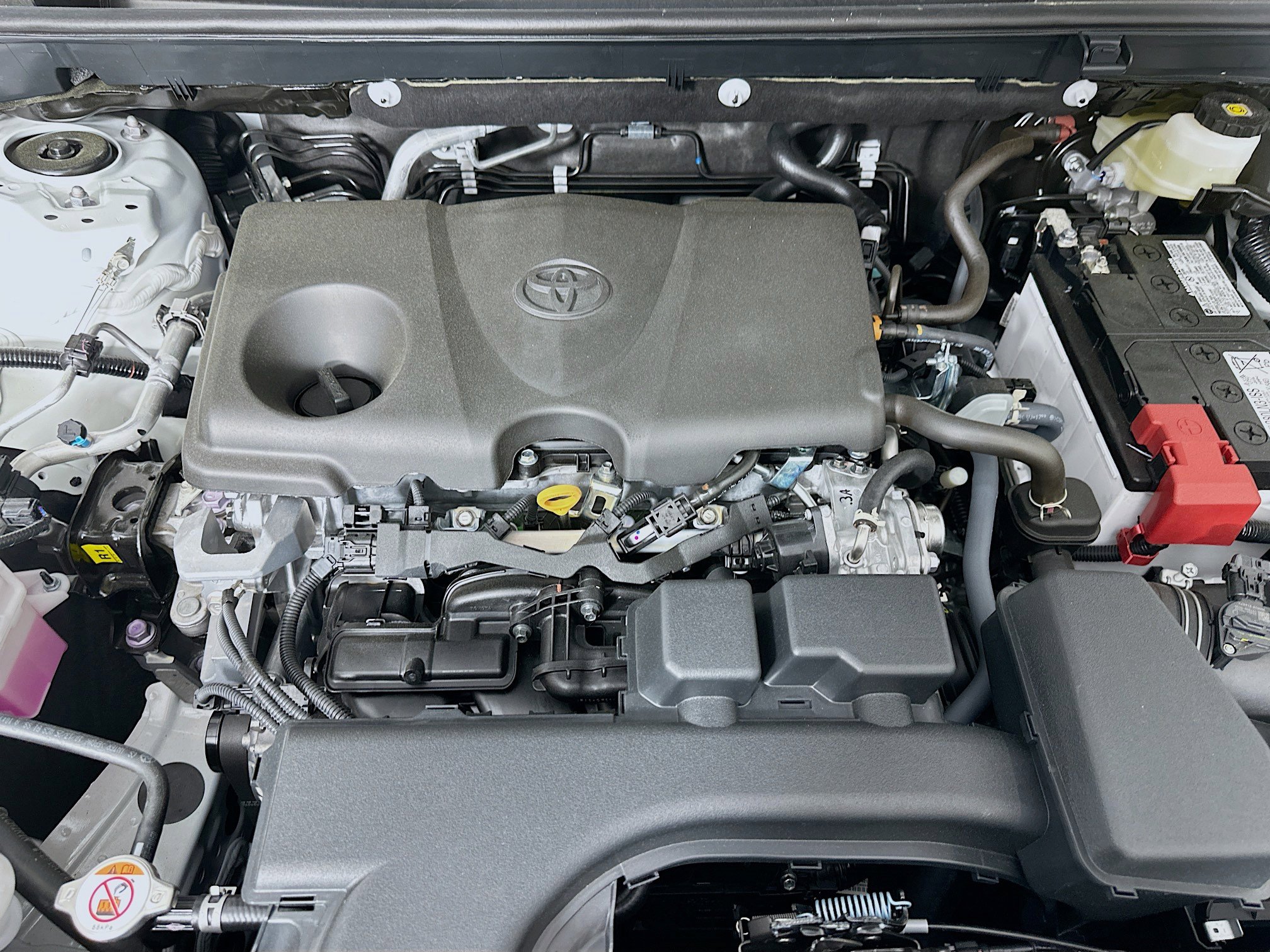 Used 2025 Toyota RAV4 LE image 32