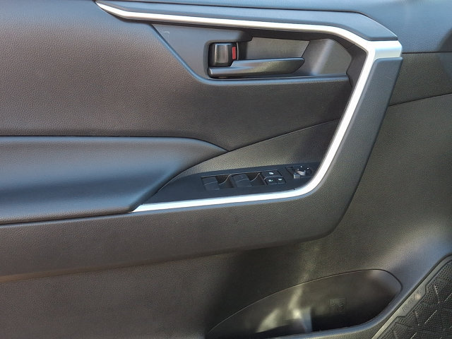 Used 2023 Toyota RAV4 LE FWD image 12