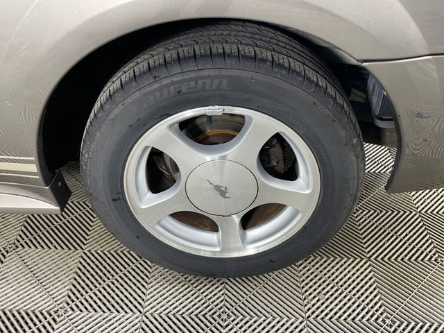 Used 2001 Ford Mustang Coupe image 17