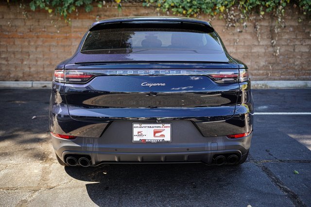 Used 2023 Porsche Cayenne Platinum Edition image 7